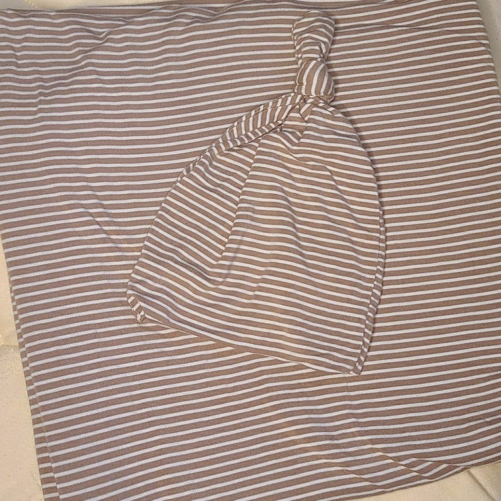 Lou lou and company wesley swaddle with hat